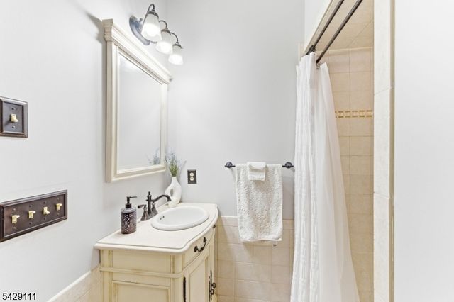 2 Falkenstein Dr 10, Vernon Twp., NJ 07462