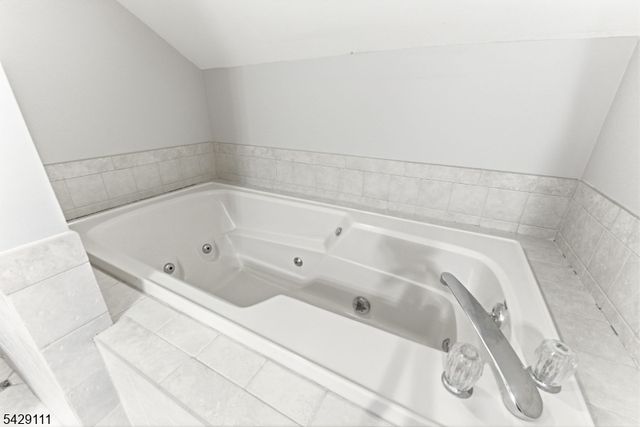 2 Falkenstein Dr 10, Vernon Twp., NJ 07462