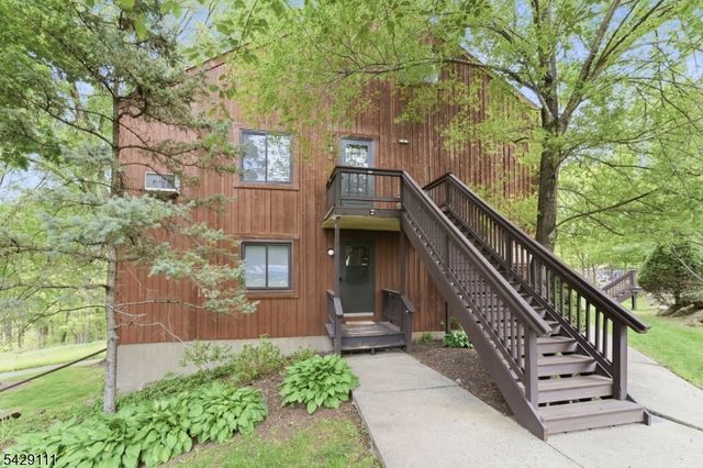 2 Falkenstein Dr 10, Vernon Twp., NJ 07462