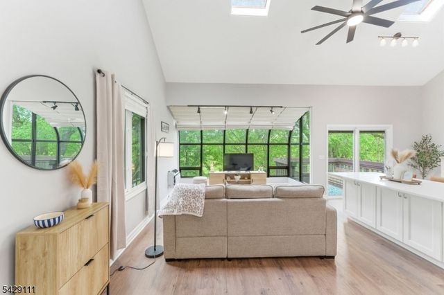 2 Falkenstein Dr 10, Vernon Twp., NJ 07462