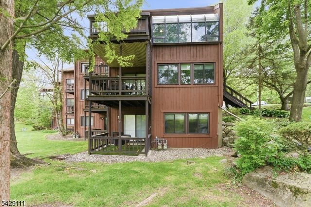 2 Falkenstein Dr 10, Vernon Twp., NJ 07462