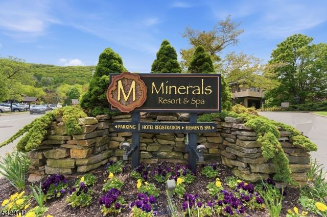 2 Falkenstein Dr 10, Vernon Twp., NJ 07462
