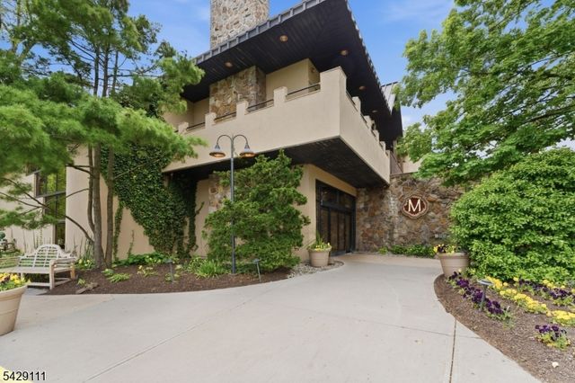 2 Falkenstein Dr 10, Vernon Twp., NJ 07462
