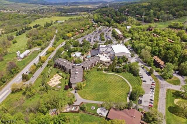 2 Falkenstein Dr 10, Vernon Twp., NJ 07462