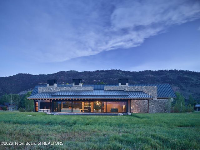 5370 W FALLEN PINE Drive, Wilson, WY 83014