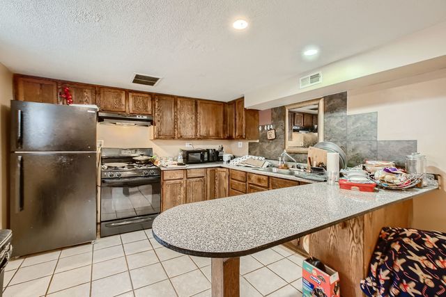 9043 Skokie Boulevard, Skokie, IL 60077