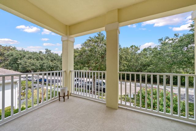 142 Newcastle Drive, Jupiter, FL 33458