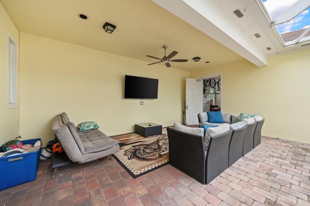142 Newcastle Drive, Jupiter, FL 33458