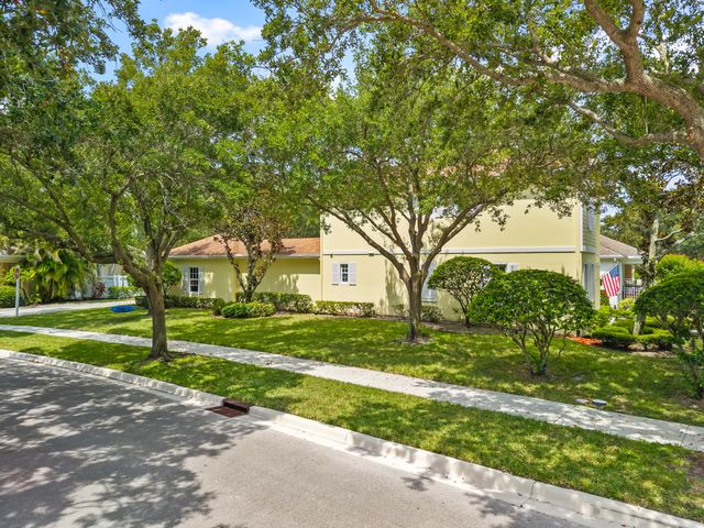 142 Newcastle Drive, Jupiter, FL 33458
