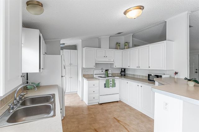 803 THRUSH CIRCLE, Sebastian, FL 32976