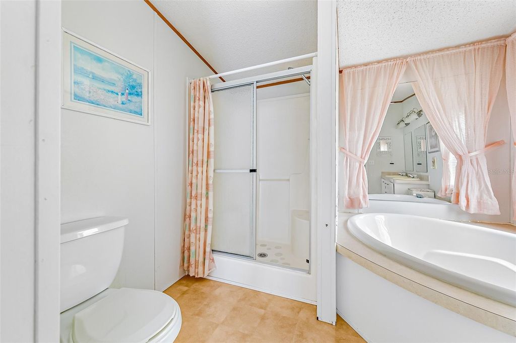 Image 24 of property listing at 803 THRUSH CIRCLE, Sebastian, FL 32976