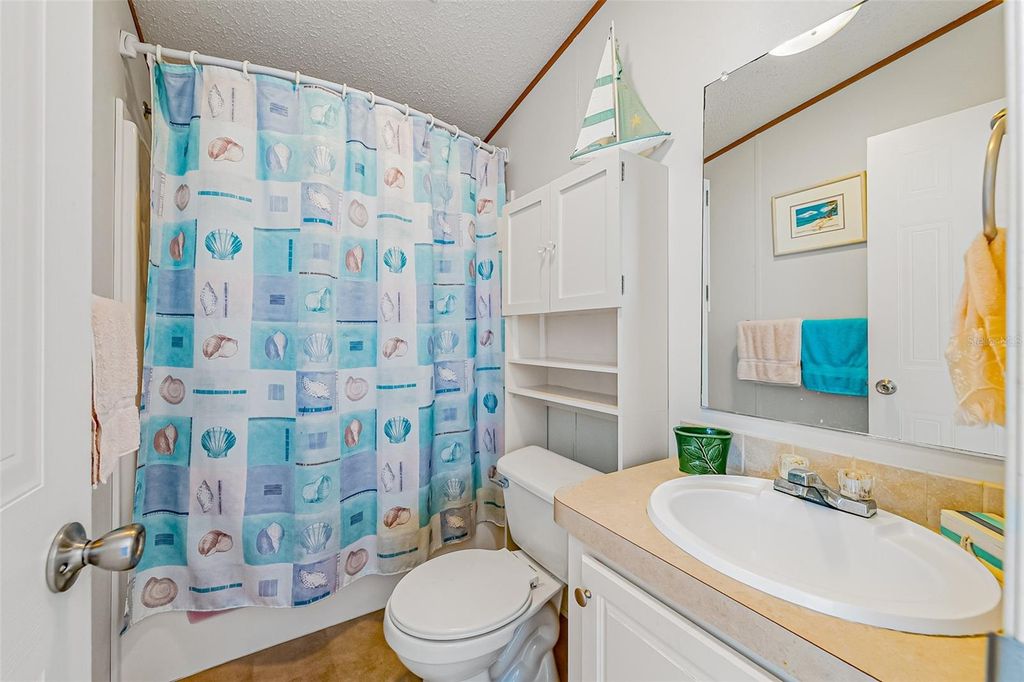 Image 27 of property listing at 803 THRUSH CIRCLE, Sebastian, FL 32976