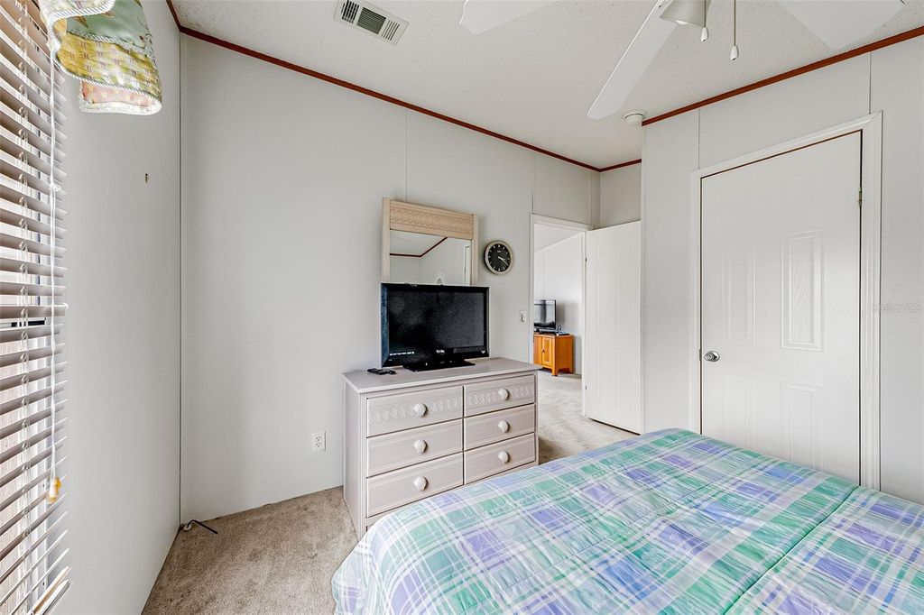 Image 29 of property listing at 803 THRUSH CIRCLE, Sebastian, FL 32976