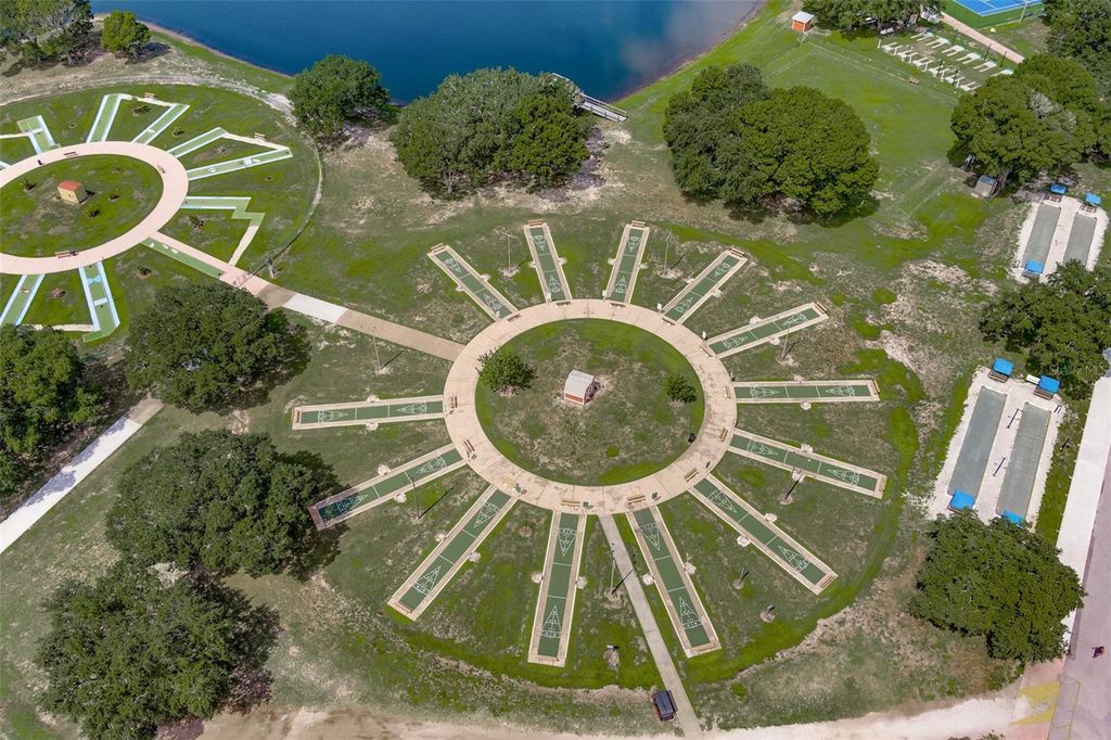 Image 37 of property listing at 803 THRUSH CIRCLE, Sebastian, FL 32976