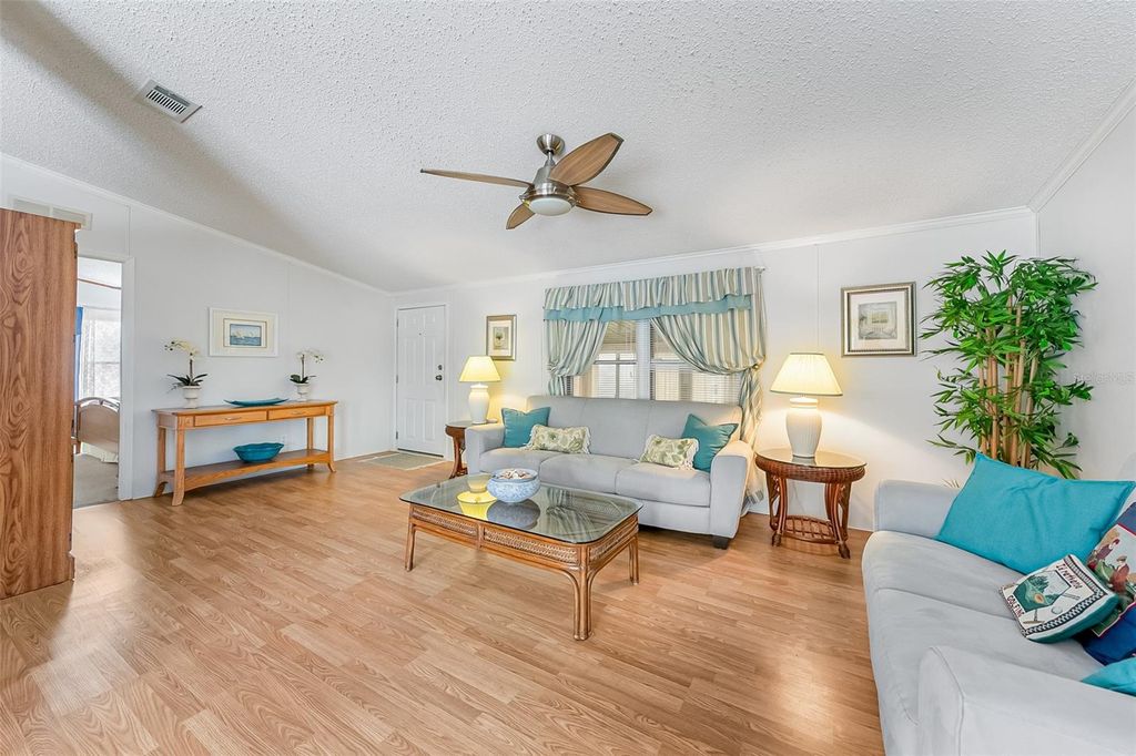 Image 6 of property listing at 803 THRUSH CIRCLE, Sebastian, FL 32976