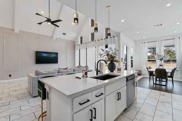 408 NORTHCREST DR, Liberty Hill, TX 78642