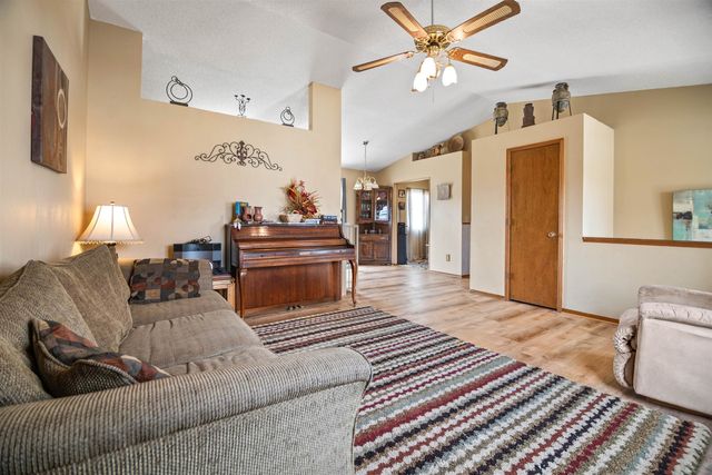 307 N Sioux St, Kechi, KS 67067