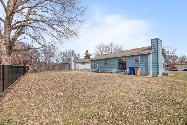 307 N Sioux St, Kechi, KS 67067