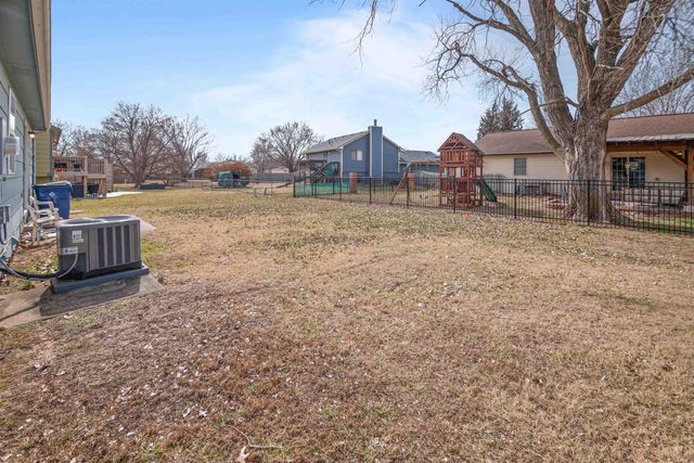 307 N Sioux St, Kechi, KS 67067