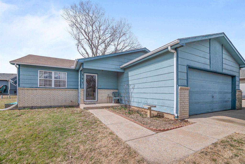 307 N Sioux St, Kechi, KS 67067