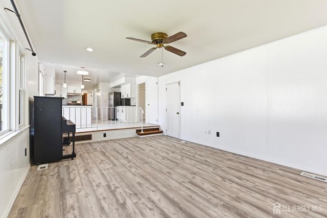 7 Oberlin Court, Edison, NJ 08820