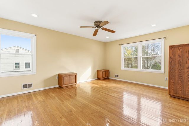 7 Oberlin Court, Edison, NJ 08820