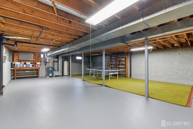 7 Oberlin Court, Edison, NJ 08820