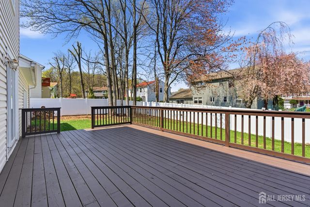 7 Oberlin Court, Edison, NJ 08820