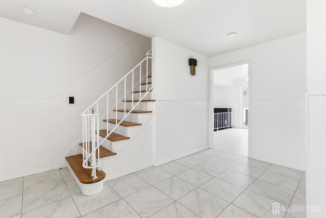 7 Oberlin Court, Edison, NJ 08820