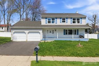 7 Oberlin Court, Edison, NJ 08820