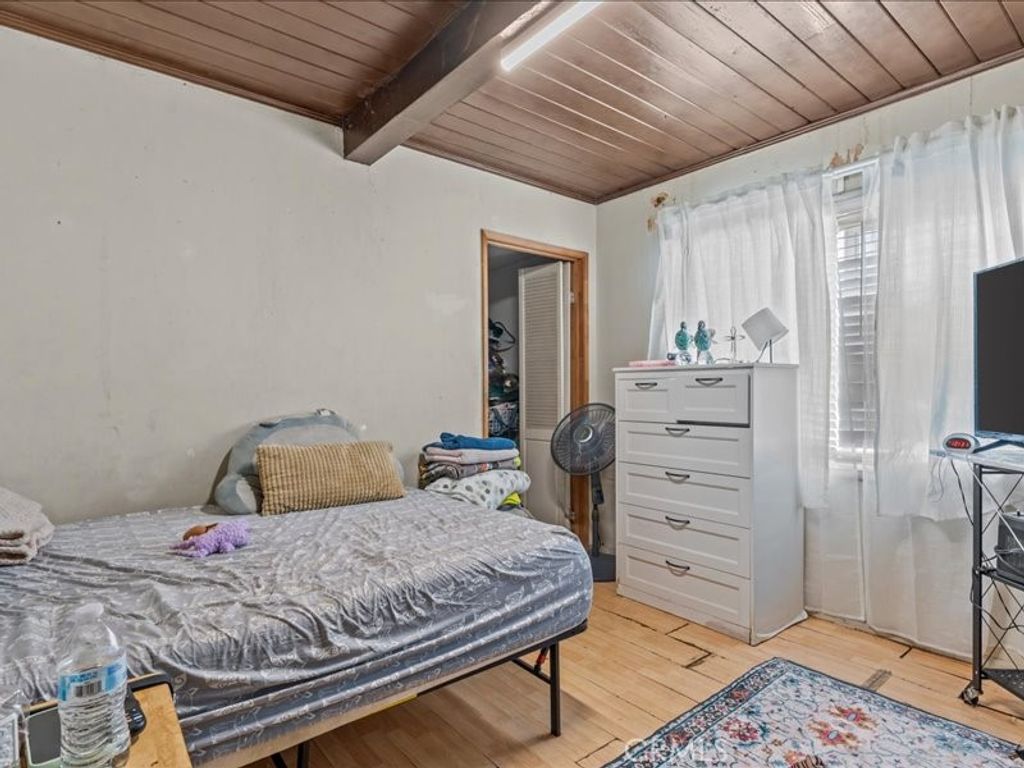 Image 11 of property listing at 13079 Daventry Street, Pacoima, CA 91331