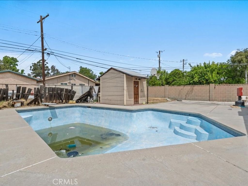 Image 18 of property listing at 13079 Daventry Street, Pacoima, CA 91331