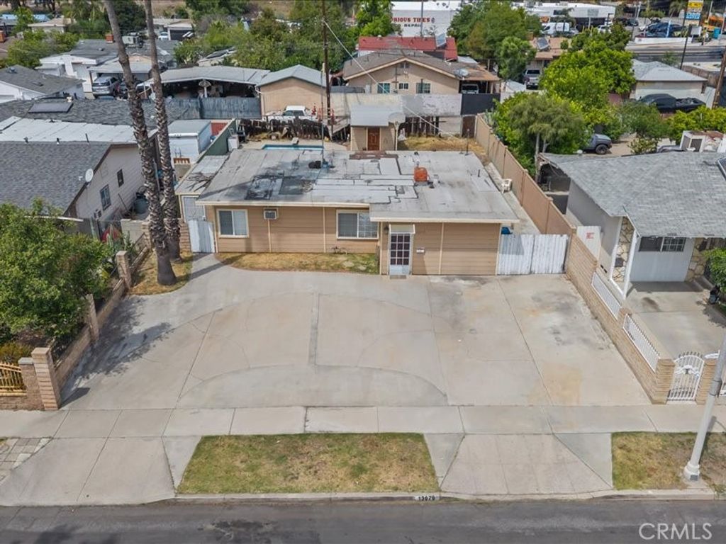 Image 22 of property listing at 13079 Daventry Street, Pacoima, CA 91331