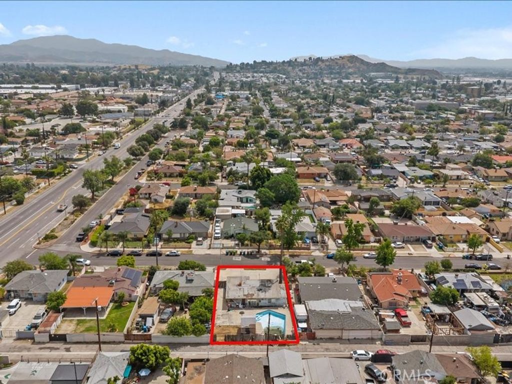 Image 29 of property listing at 13079 Daventry Street, Pacoima, CA 91331