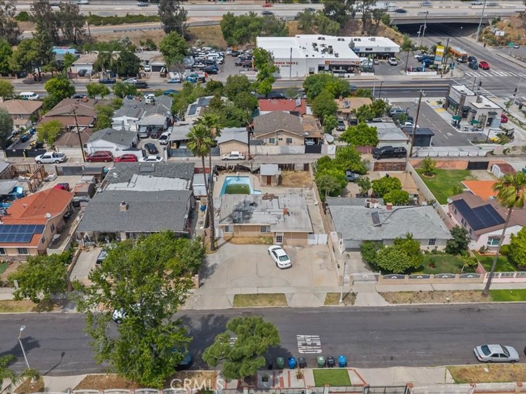 Image 33 of property listing at 13079 Daventry Street, Pacoima, CA 91331