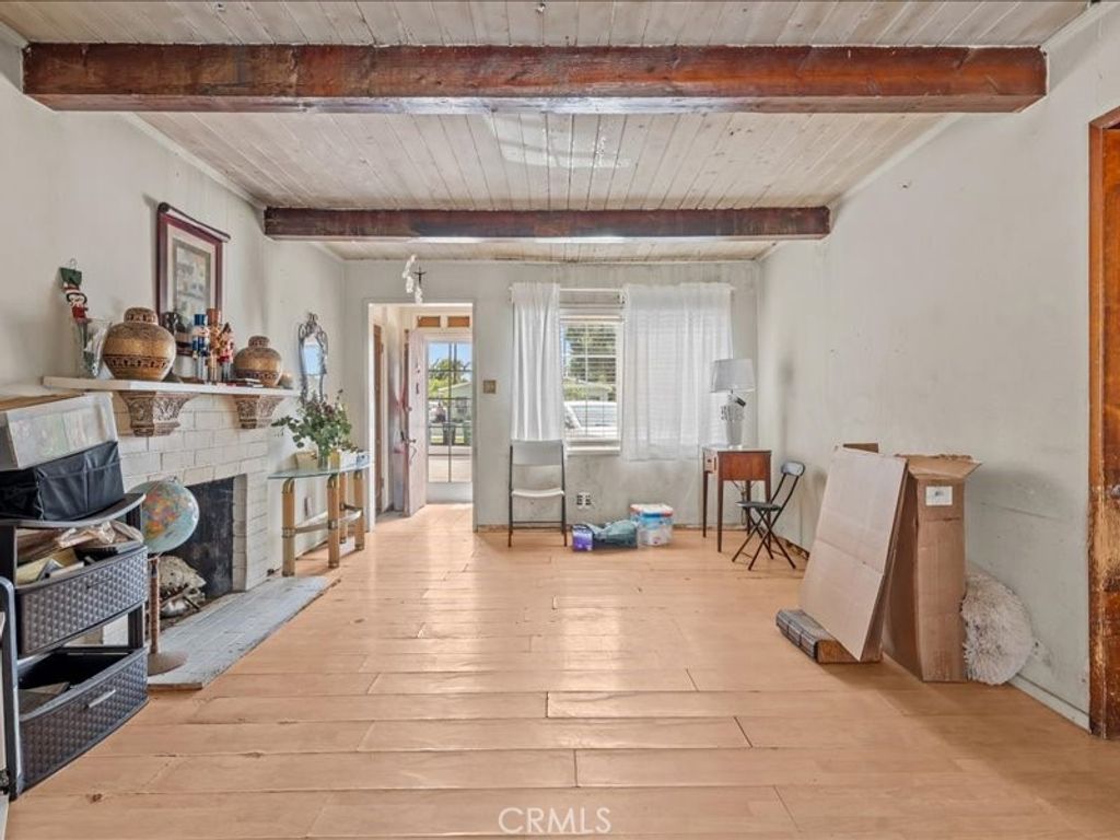 Image 5 of property listing at 13079 Daventry Street, Pacoima, CA 91331