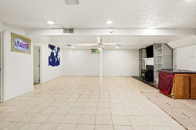 2030 Greenleaf Boulevard, Elkhart, IN 46514
