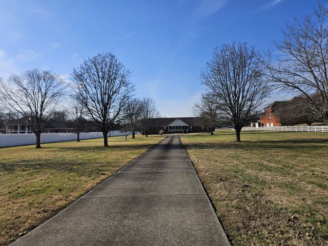 1876 S Mount Juliet Rd, Mount Juliet, TN 37122