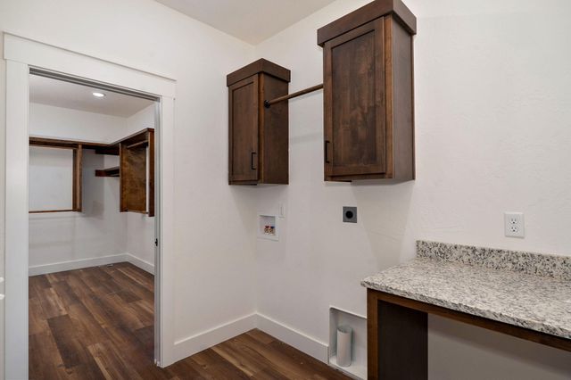 3017 W Teton Drive, Springfield, MO 65810