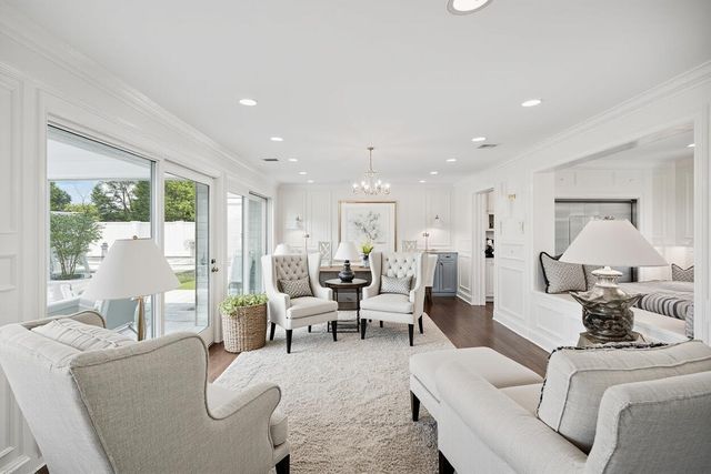 36 Country Road, Vlg Of Golf, FL 33436