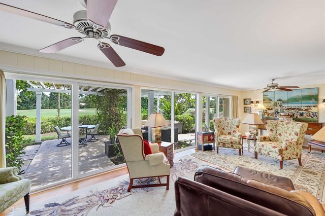 36 Country Road, Vlg Of Golf, FL 33436