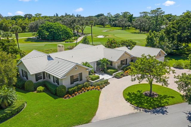 36 Country Road, Vlg Of Golf, FL 33436