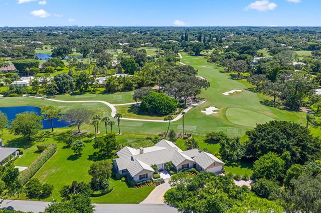 36 Country Road, Vlg Of Golf, FL 33436