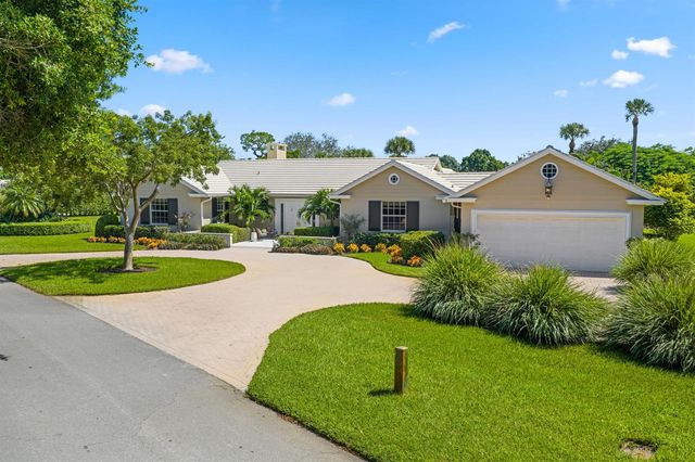 36 Country Road, Vlg Of Golf, FL 33436