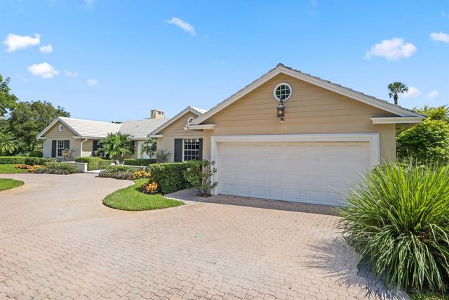 36 Country Road, Vlg Of Golf, FL 33436