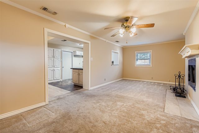 501 Kingston Drive, Grand Prairie, TX 75051