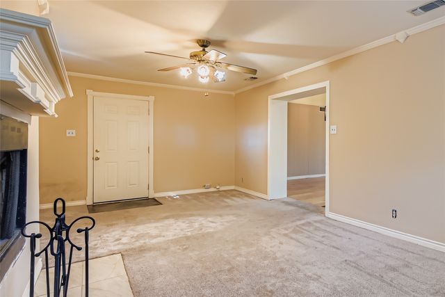 501 Kingston Drive, Grand Prairie, TX 75051