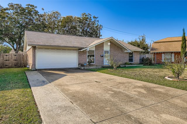 501 Kingston Drive, Grand Prairie, TX 75051