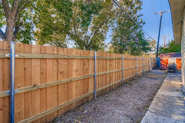 501 Kingston Drive, Grand Prairie, TX 75051