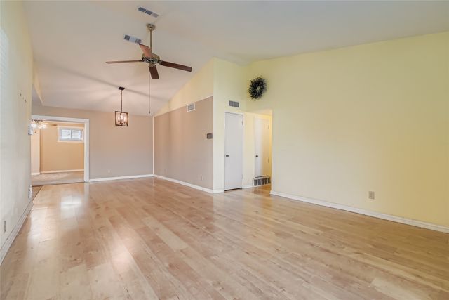 501 Kingston Drive, Grand Prairie, TX 75051